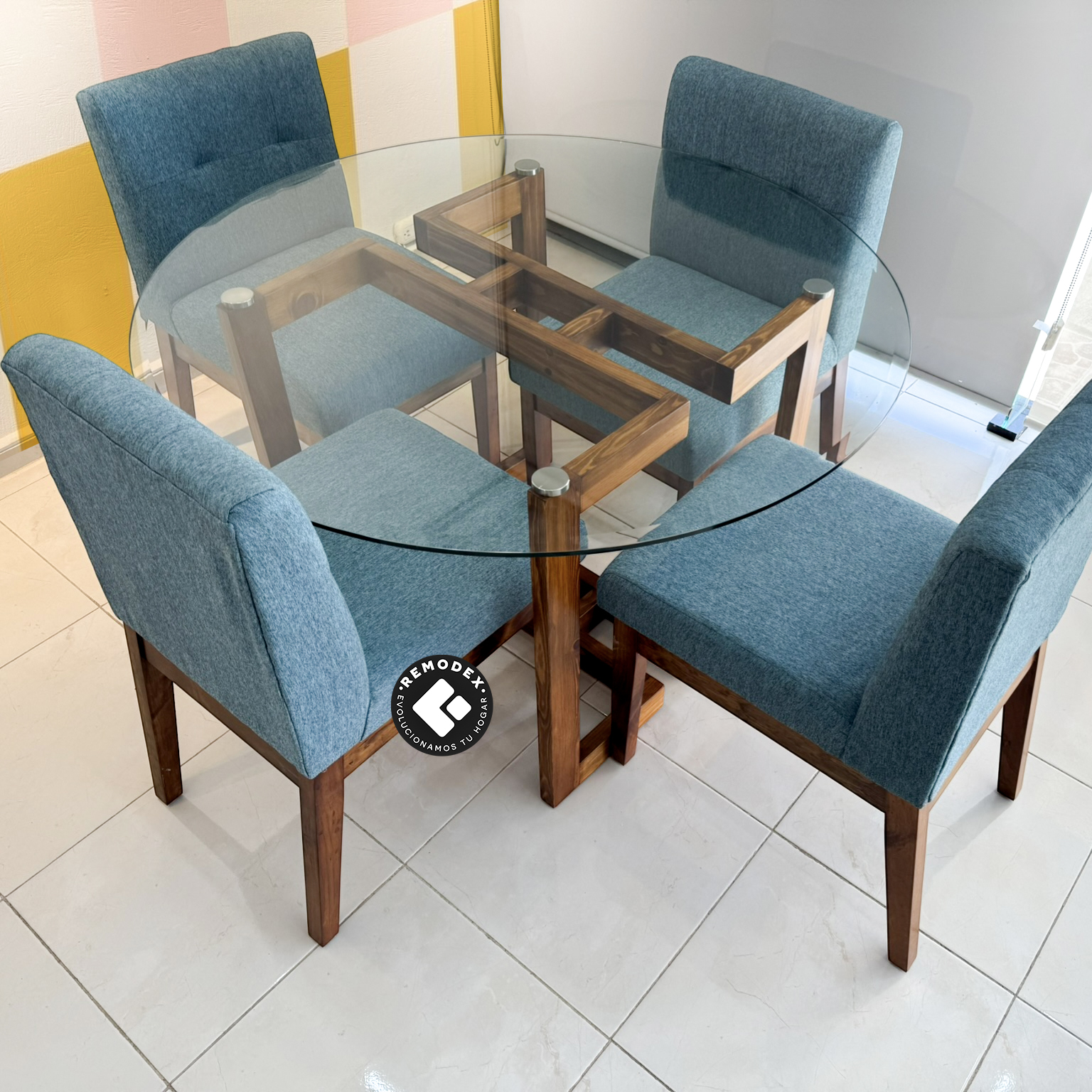 COMEDOR 4P MESA BARCELONA/SILLAS TOKIO