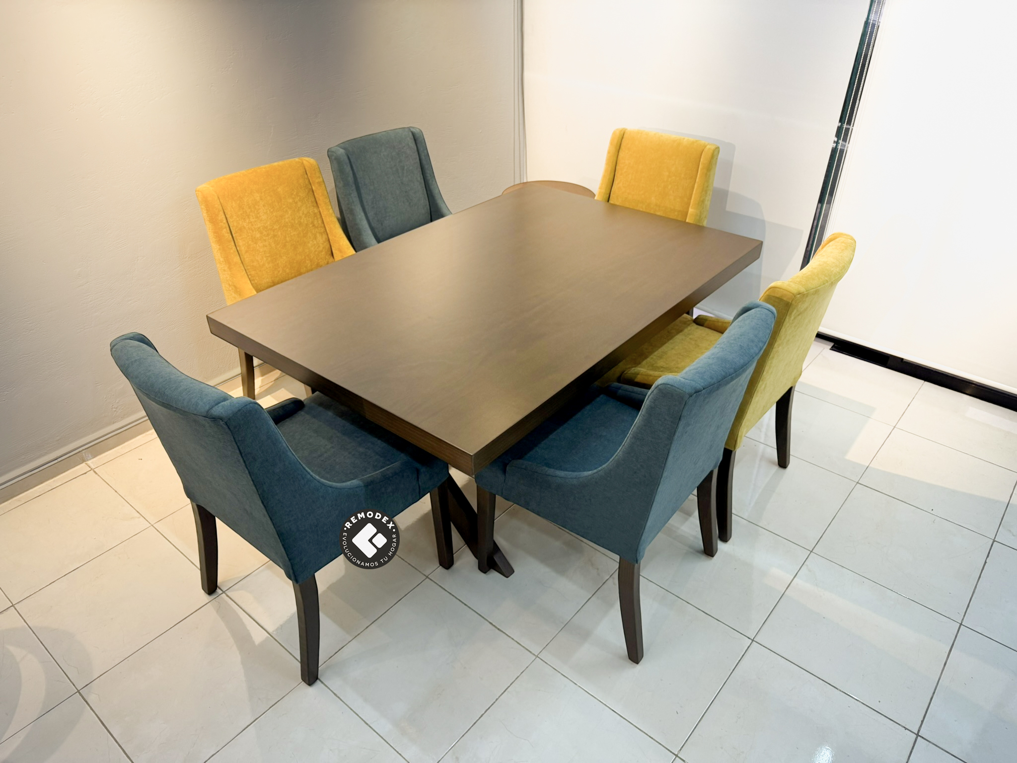 COMEDOR 6P MESA CRUZ/ SILLAS FLOR